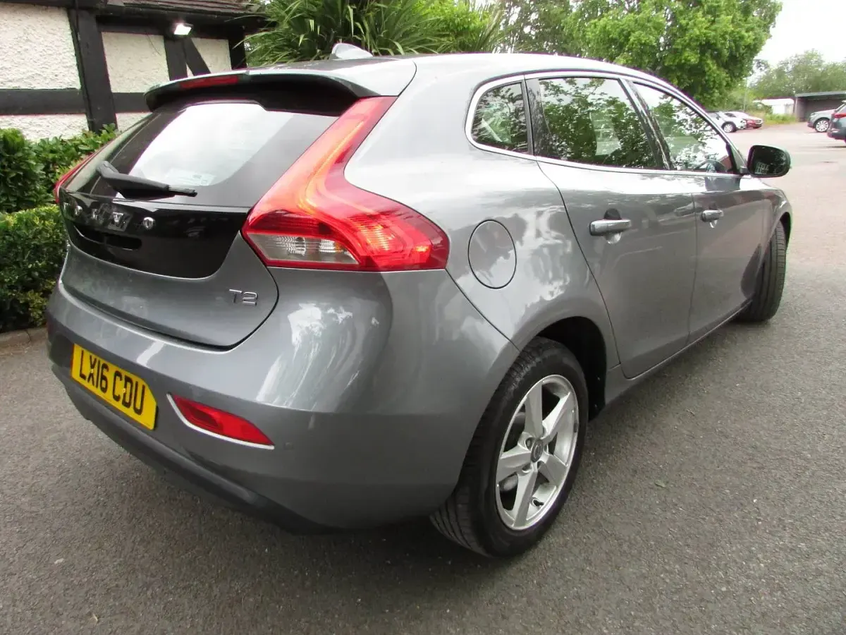 Used Volvo V40 SE 120 HP (88 kW) 2016 Grey Hatchback