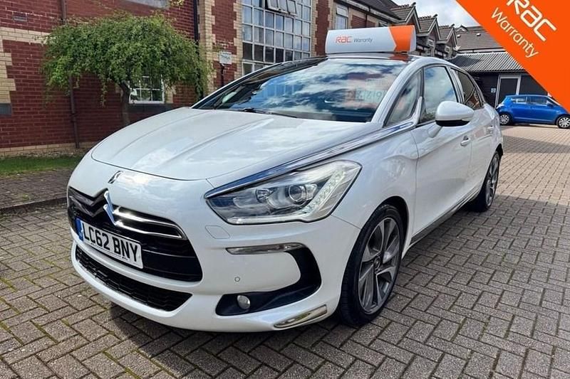 Used Citroën DS5 160 HP (117 kW) 2013 White Hatchback