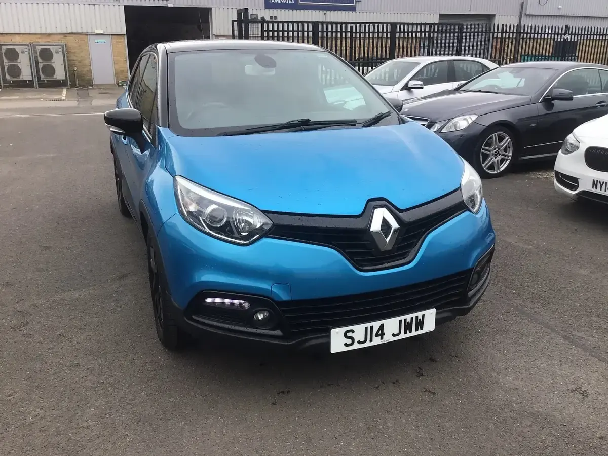 Used Renault Captur Dynamique 90 HP (66 kW) 2014 Blue SUV