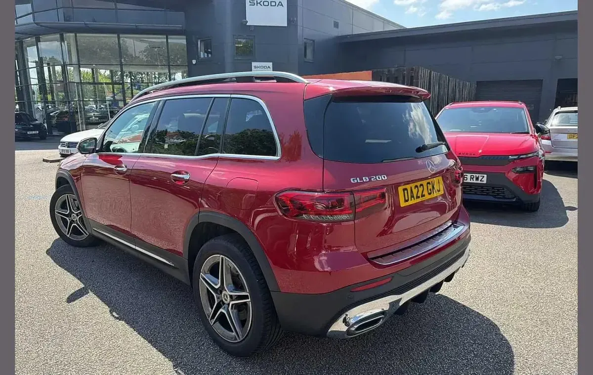 Used Mercedes GLB200 AMG Line Premium Plus 161 HP (118 kW) 2022 Red SUV