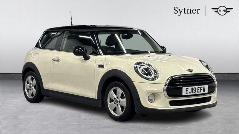 White Used 2019 Mini Cooper Classic Hatchback | £13,000 (Good price) - Image 1/4