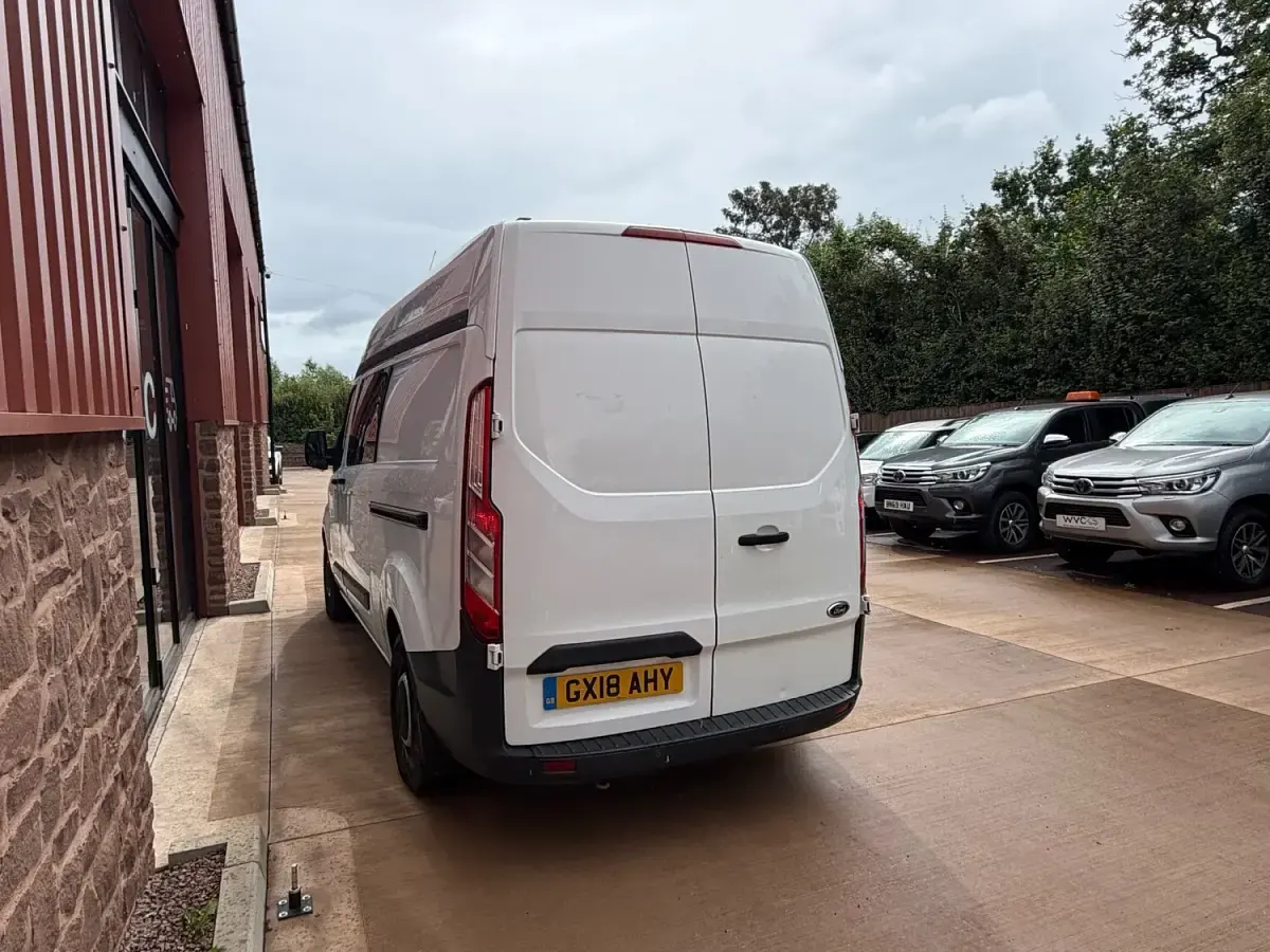 Used Ford Transit Custom 130 HP (95 kW) 2018 White Van