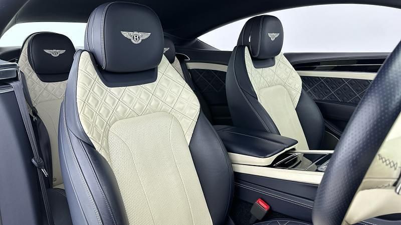 Used Bentley Continental 635 HP (467 kW) 2019 Blue Coupe