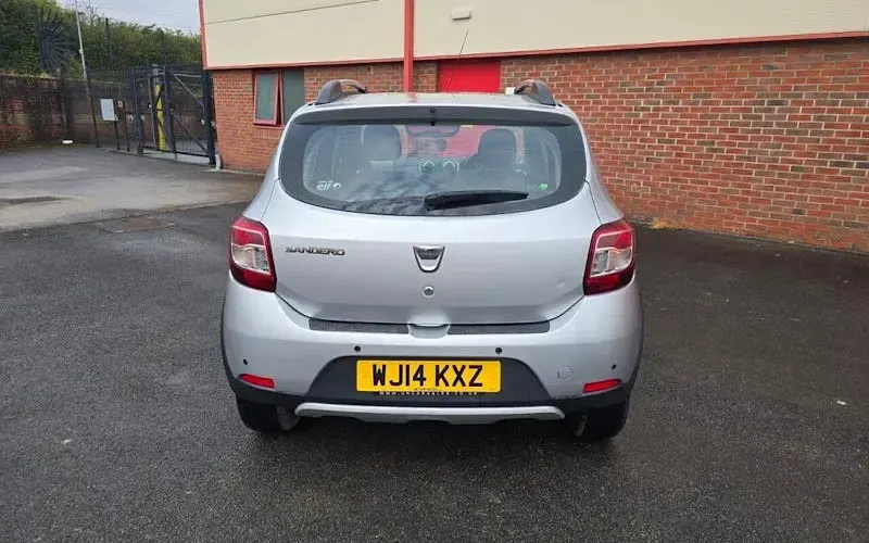 Used Dacia Sandero Lauréate 90 HP (66 kW) 2014 Silver Hatchback