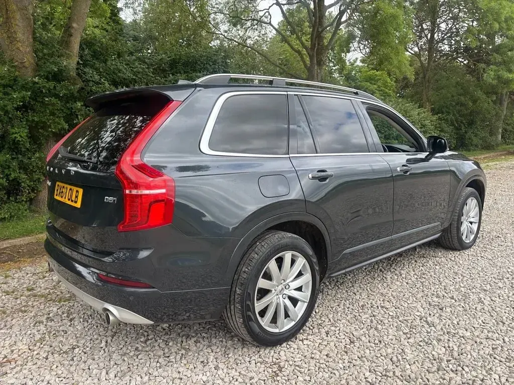 Used Volvo XC90 Momentum 235 HP (172 kW) 2018 Grey SUV