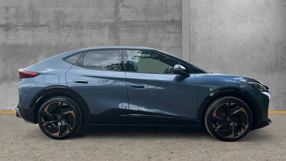 New Cupra Tavascan VZ1 250 kW (340 HP) 2026 Additional metallic  tavascan blue SUV