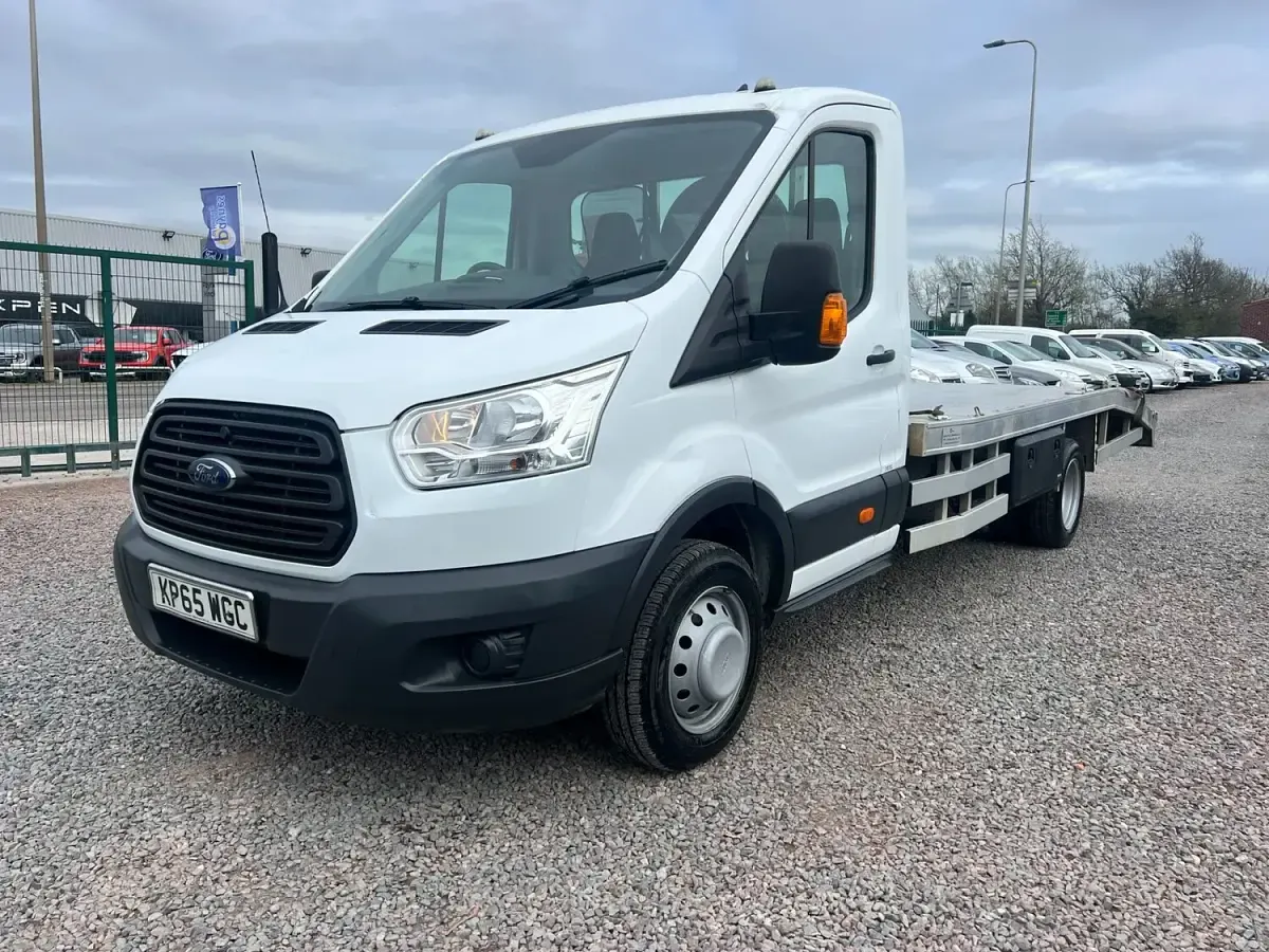 Used Ford Transit 125 HP (91 kW) 2015 White Pickup