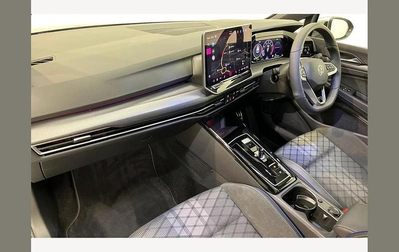 Used VW Golf VIII R-line 150 HP (110 kW) 2026 Silver Hatchback