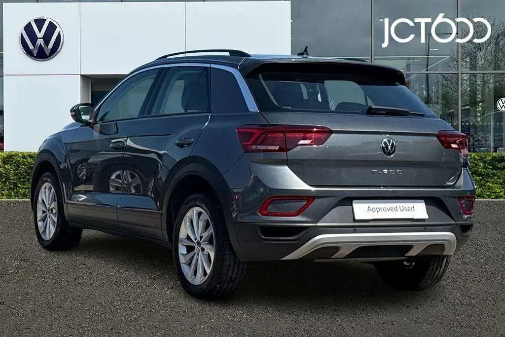 Used VW T-Roc Life 150 HP (110 kW) 2024 Grey SUV