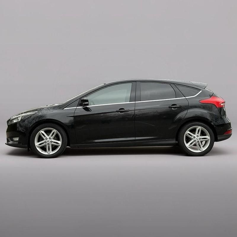 Used Ford Focus Titanium 115 HP (84 kW) 2014 Black Hatchback