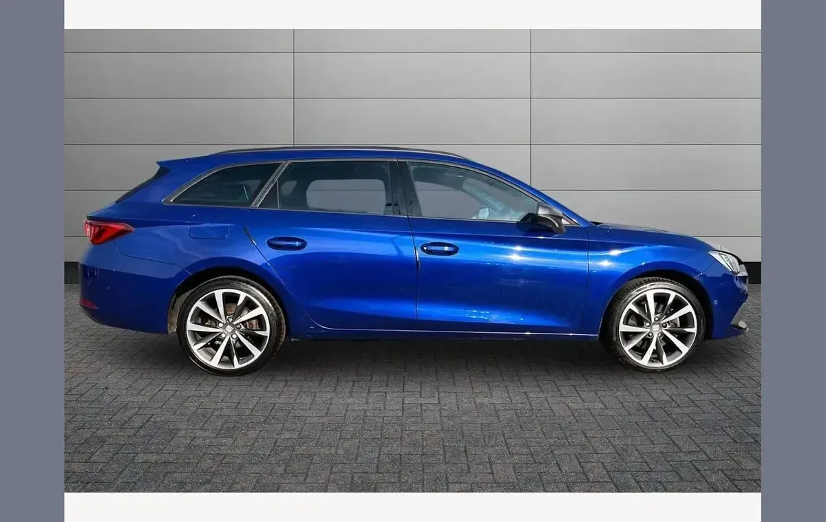 Used Seat Leon FR Sport 201 HP (147 kW) 2021 Mystery blue Estate