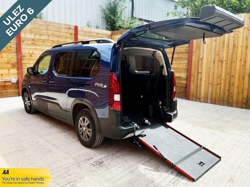 Blue Used 2023 Peugeot Rifter Allure MPV | £20,945 (A bit pricey) - Image 1/3