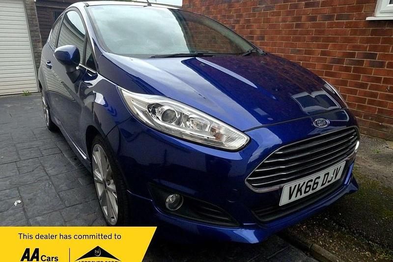 Blue Used 2016 Ford Fiesta Titanium Hatchback | £4,999 (Fair price) - Image 1/1