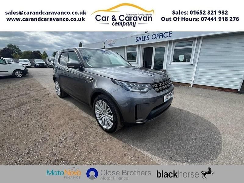 Grey Used 2017 Land Rover Discovery 5 SE SUV | £13,850 (Expensive) - Image 1/4