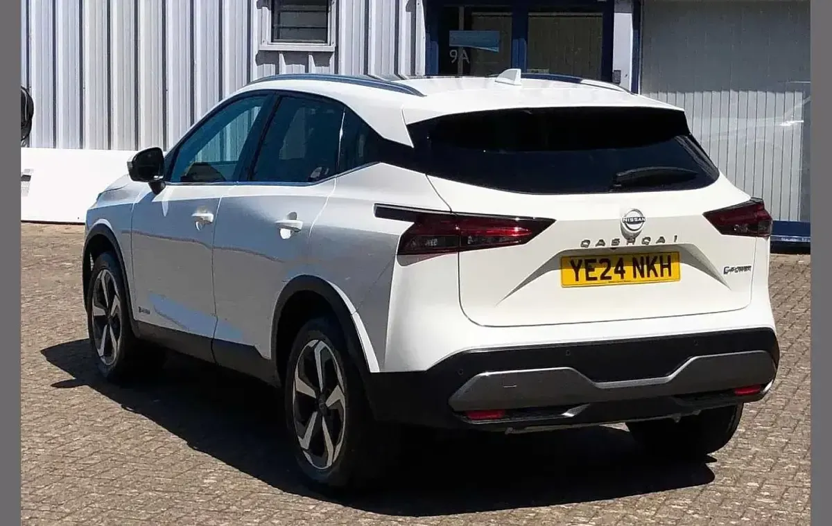 Used Nissan Qashqai N-Connecta 190 HP (139 kW) 2024 White SUV