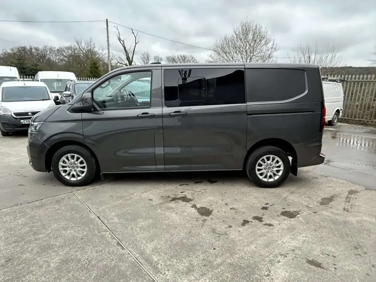 Used VW Transporter Pro 150 HP (110 kW) 2025 Grey Van
