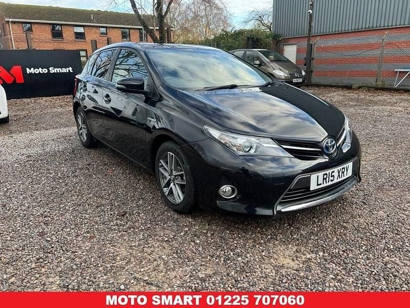 Black Used 2015 Toyota Auris Hybrid Plus Hatchback | £7,695 (Fair price) - Image 1/4