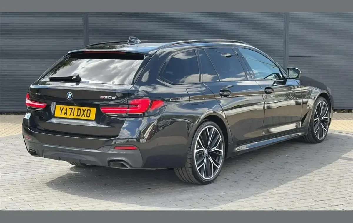 Used BMW 530 M Sport 281 HP (206 kW) 2022 Black Estate