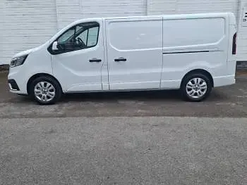 Ny Renault Trafic 2025 Vit Minibuss
