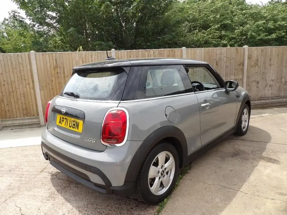 Used Mini Cooper Classic 134 HP (98 kW) 2021 Grey Hatchback