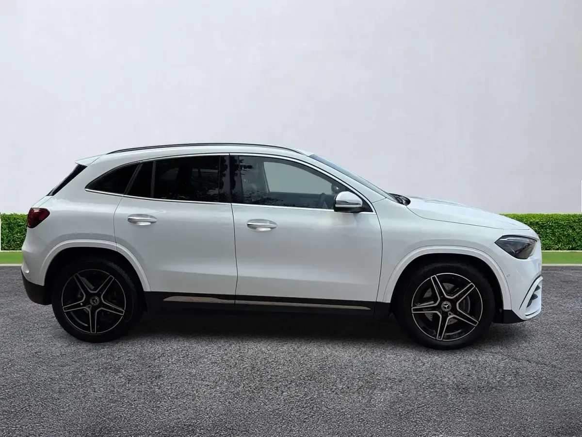 Used Mercedes GLA200 Executive 2025 White SUV