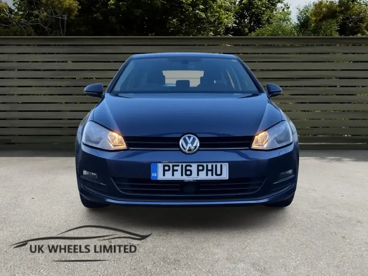 Begagnad VW Golf VII Edition 125 HK (91 kW) 2016 Blå Halvkombi