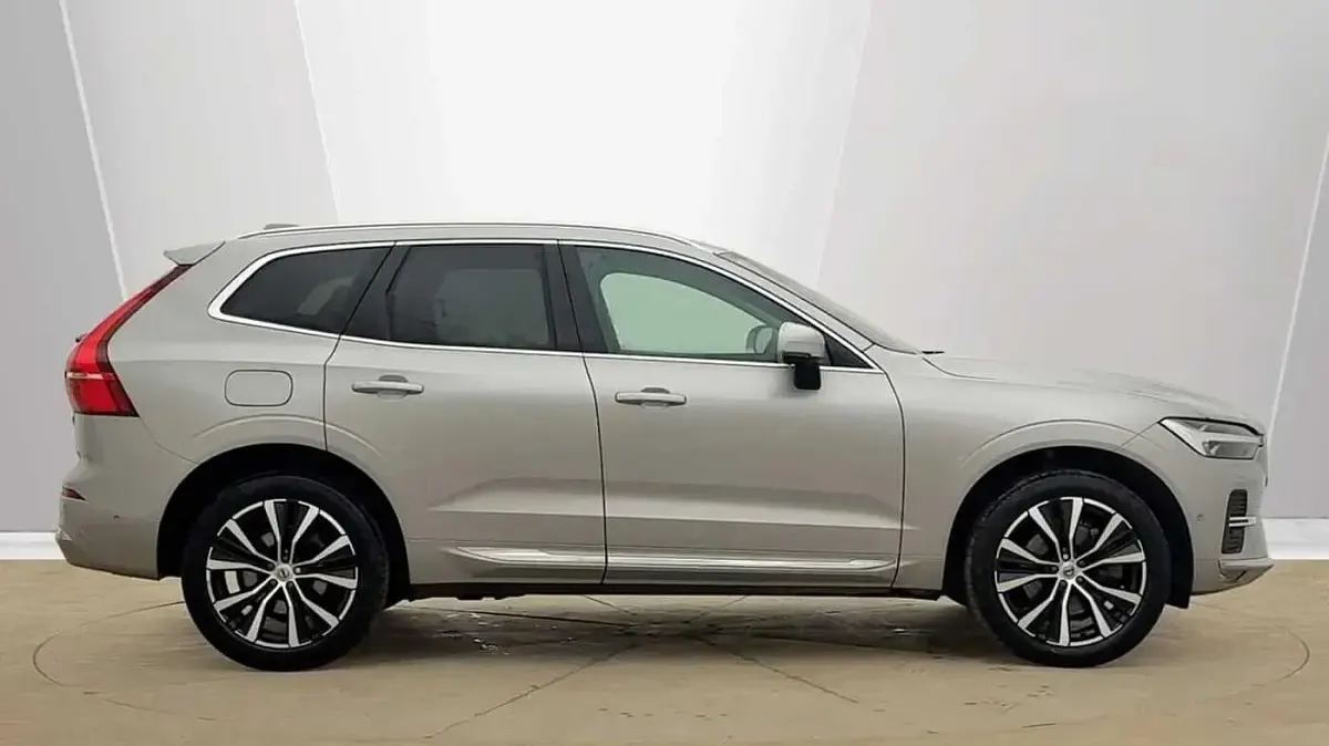 Used Volvo XC60 Ultra 247 HP (181 kW) 2025 Silver SUV