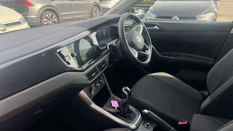 Used VW Polo Life 95 HP (69 kW) 2022 Deep black pearl Hatchback