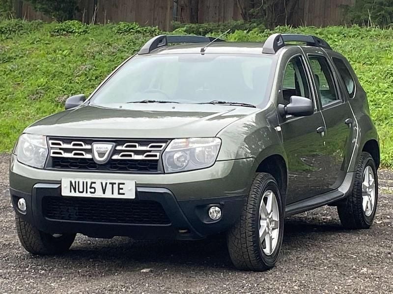 Used Dacia Duster Ambiance 110 HP (80 kW) 2015 Green SUV