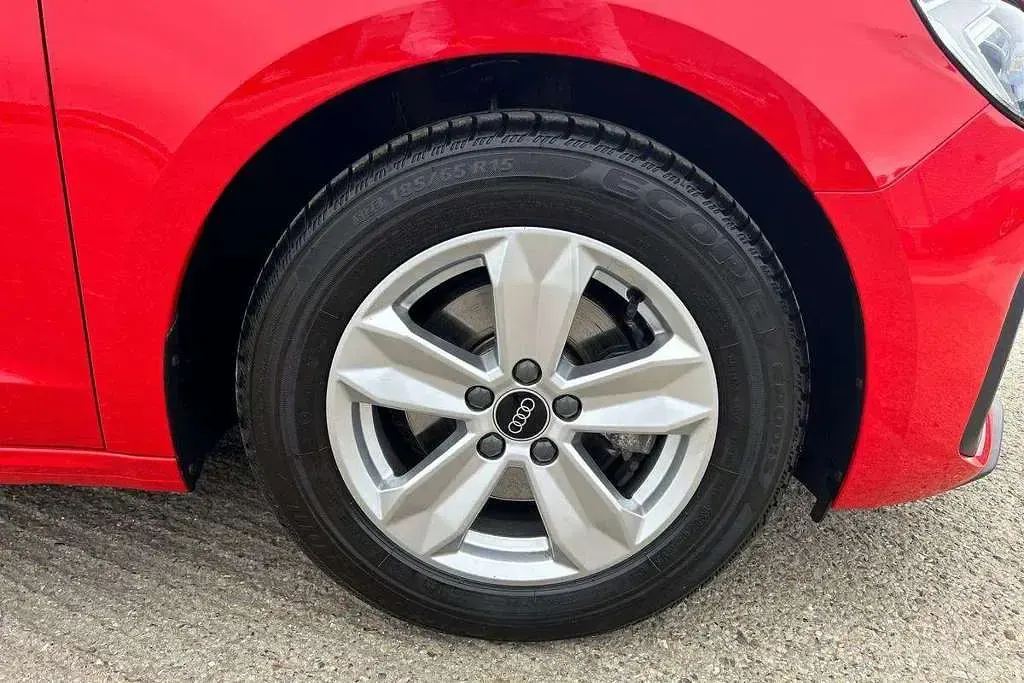 Used Audi A1 Comfort 88 HP (64 kW) 2023 Red SUV