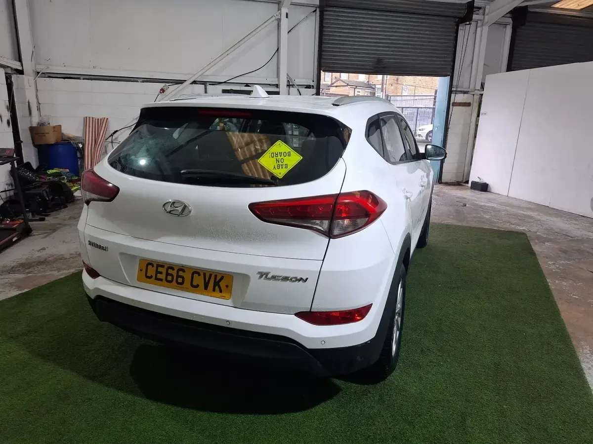 Used Hyundai Tucson SE 116 HP (85 kW) 2016 White SUV