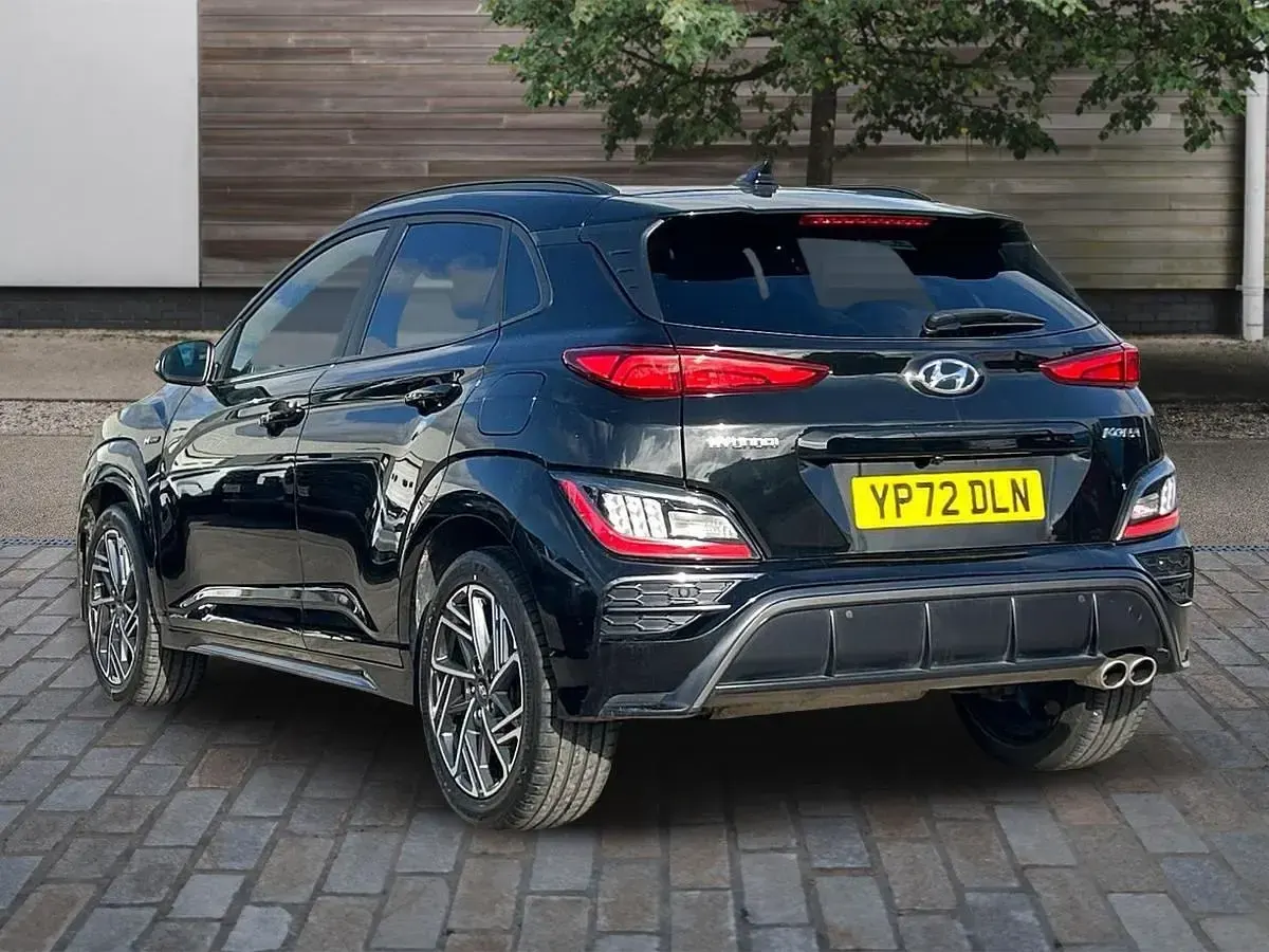 Gebraucht Hyundai Kona N Line 120 PS (88 kW) 2023 Schwarz SUV