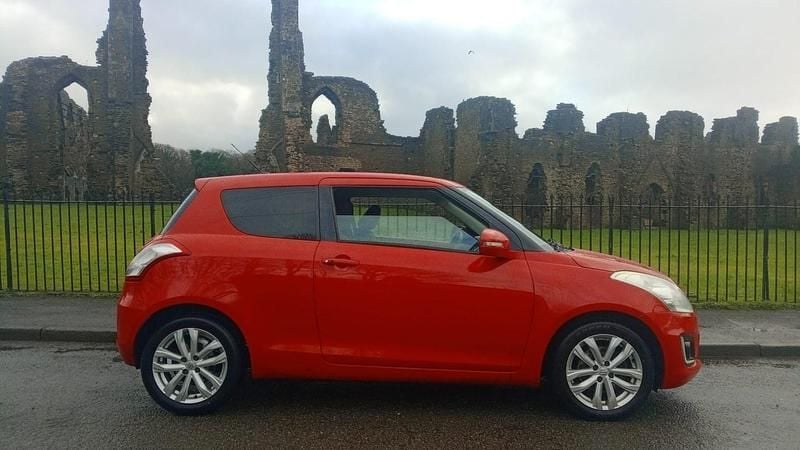 Used Suzuki Swift SZ4 2014 Red Hatchback