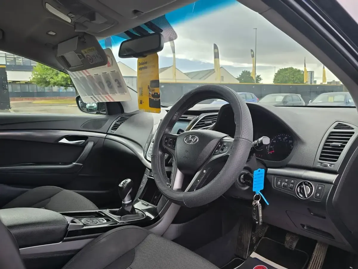 Used Hyundai i40 SE 115 HP (84 kW) 2015 Black Estate