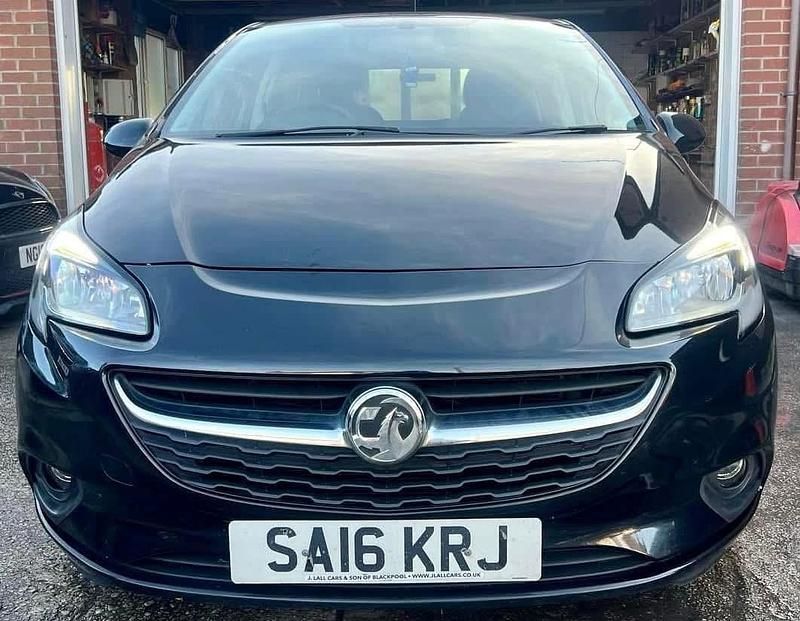 Second-hand Vauxhall Corsa Design Edition 2016 Negru Hatchback