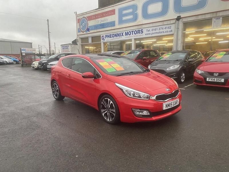Used Kia ProCeed 2015 Red Hatchback
