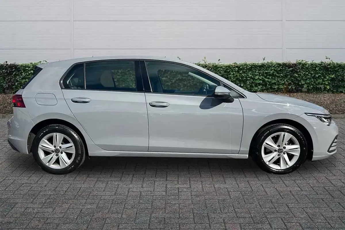 Used VW Golf VIII Life 130 HP (95 kW) 2023 Grey Hatchback