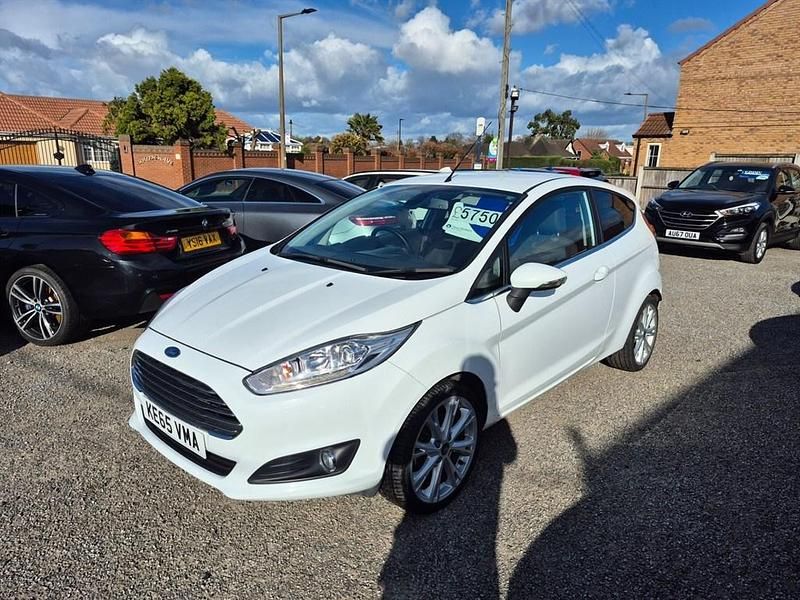 Used Ford Fiesta Titanium 2015 White Hatchback
