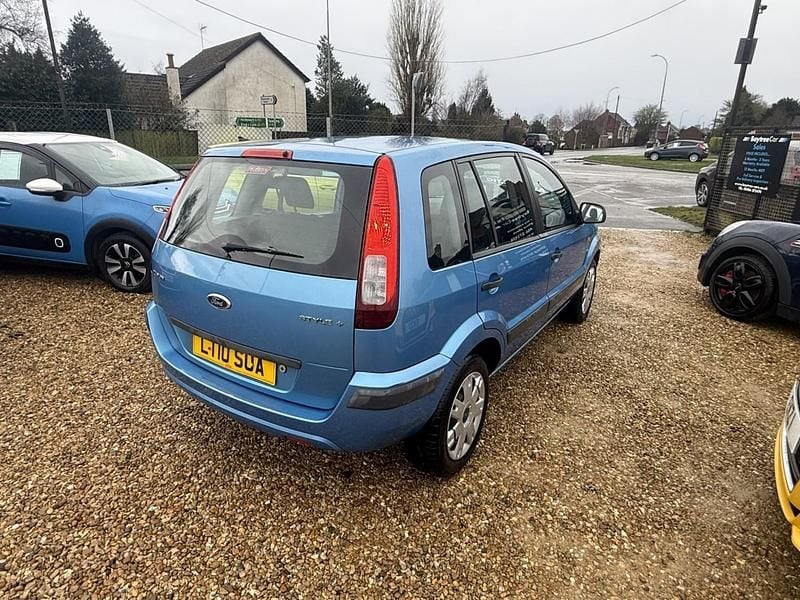 Used Ford Fusion Style 79 HP (58 kW) 2010 Blue Hatchback