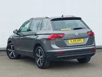Używany VW Tiguan SE 130 KM (95 kW) 2019 Szary SUV