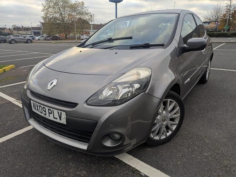 Grey Used 2009 Renault Clio II Dynamique Hatchback | £1,440 (Fair price) - Image 1/4