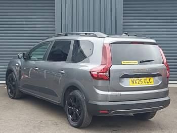 Used Dacia Jogger Extreme 140 HP (102 kW) 2025 Grey MPV