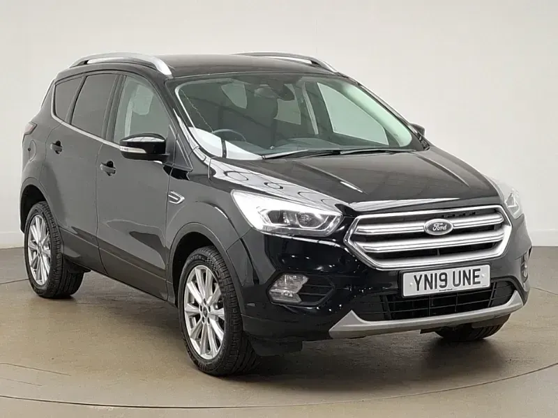 Usado Ford Kuga Titanium 120 HP (88 kW) 2019 Preto SUV