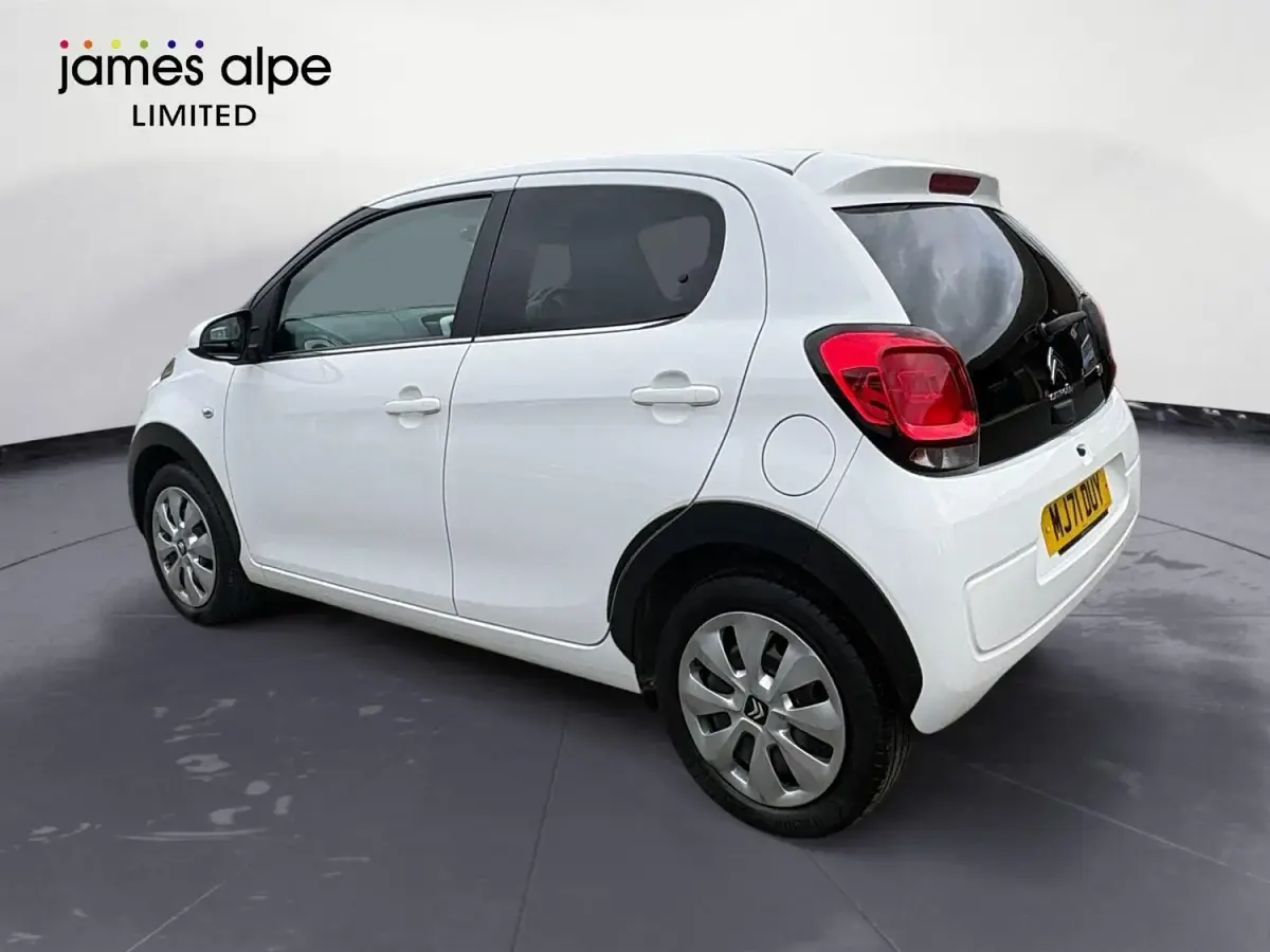 Begagnad Citroën C1 2021 Vit Halvkombi