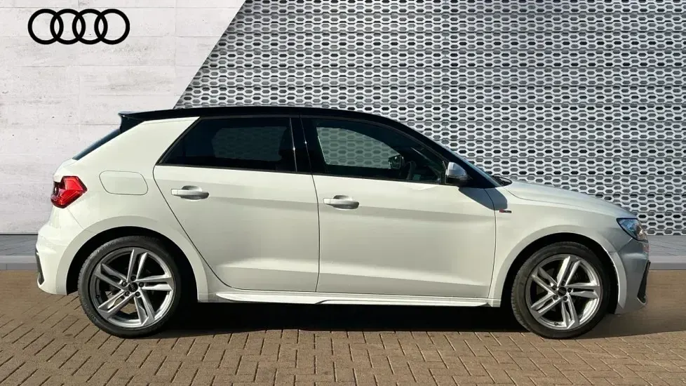 Used Audi A1 S-Line 150 HP (110 kW) 2023 White SUV