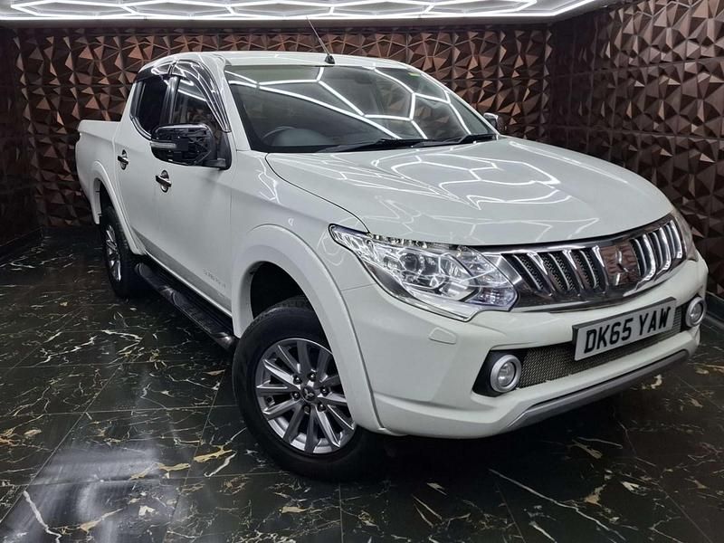 Used Mitsubishi L200 178 HP (130 kW) 2015 White Pickup