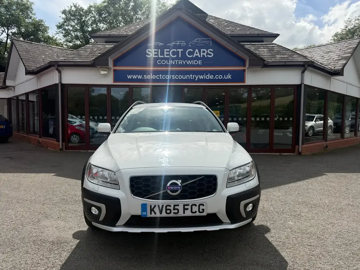Used Volvo XC70 SE 220 HP (161 kW) 2015 White Estate