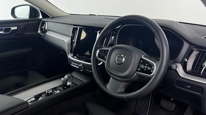 Usado Volvo V60 Ultra 2025 Negro Familiar
