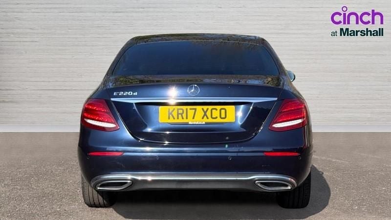 Used Mercedes E220 Premium 194 HP (142 kW) 2017 Blue Sedan