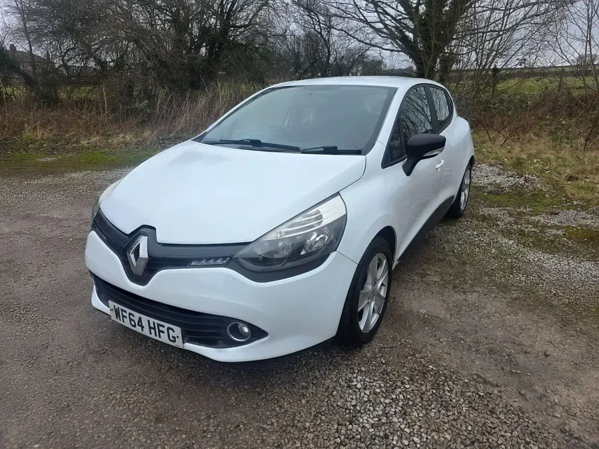 Usado Renault Clio IV Expression+ 75 HP (55 kW) 2014 Branco Citadino